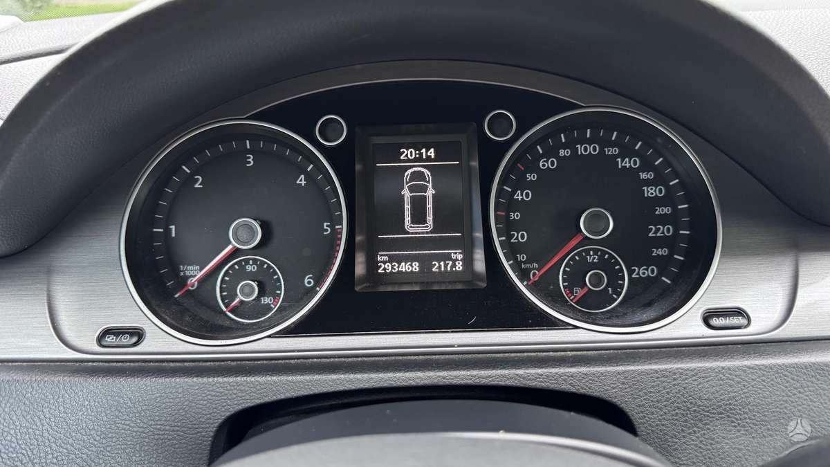 Volkswagen Passat - 12