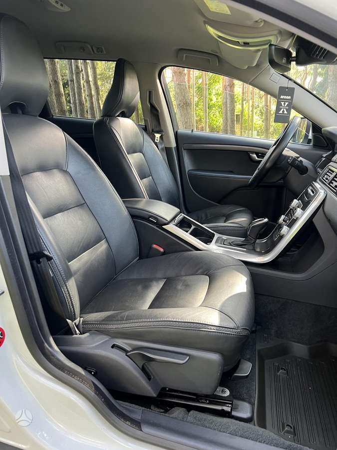 Volvo XC70, 2.4 l., wagon