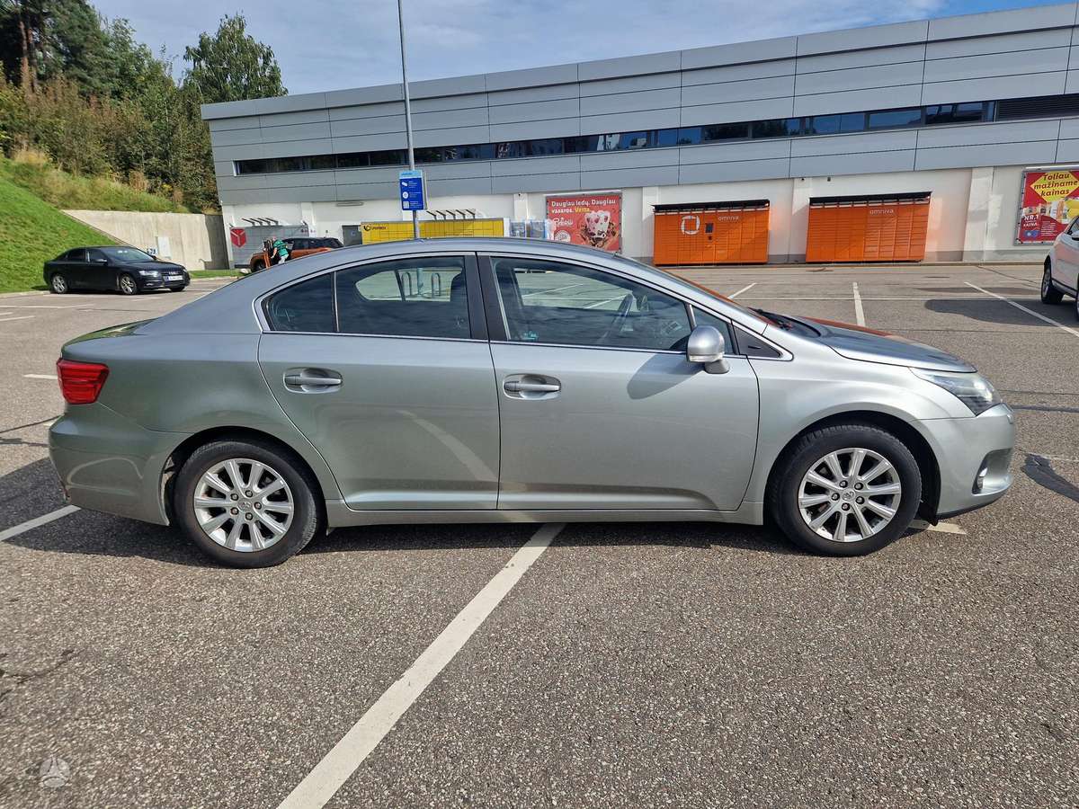 Toyota Avensis - 1