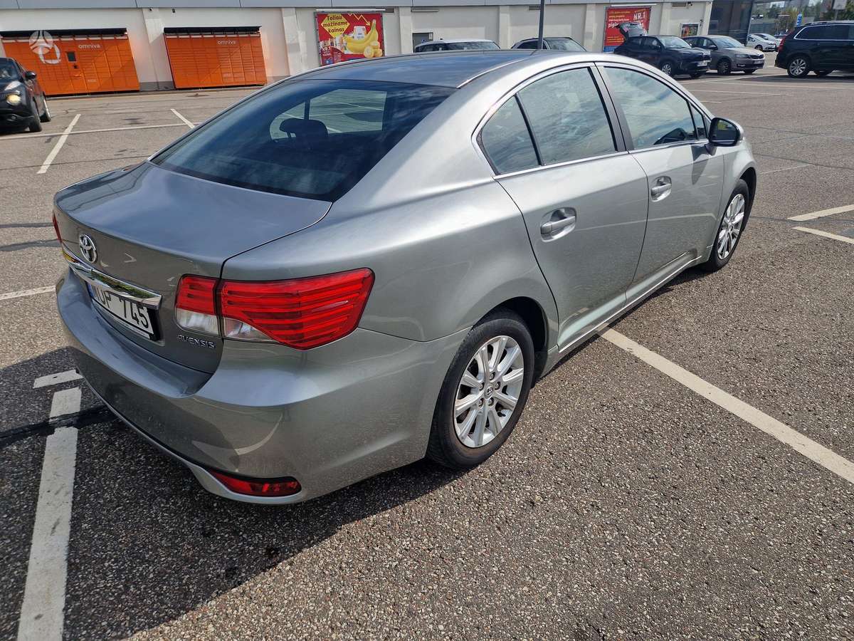 Toyota Avensis - 2