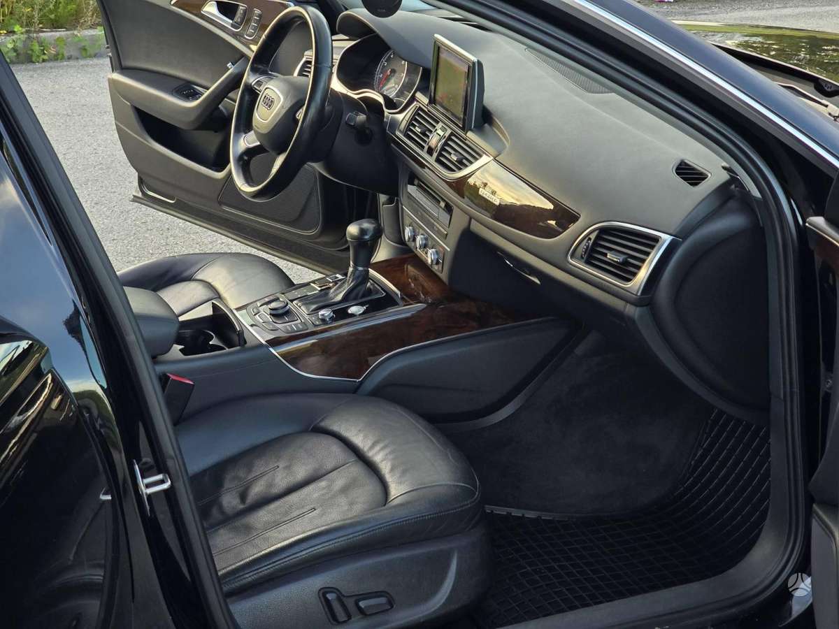 Audi A6, sedanas