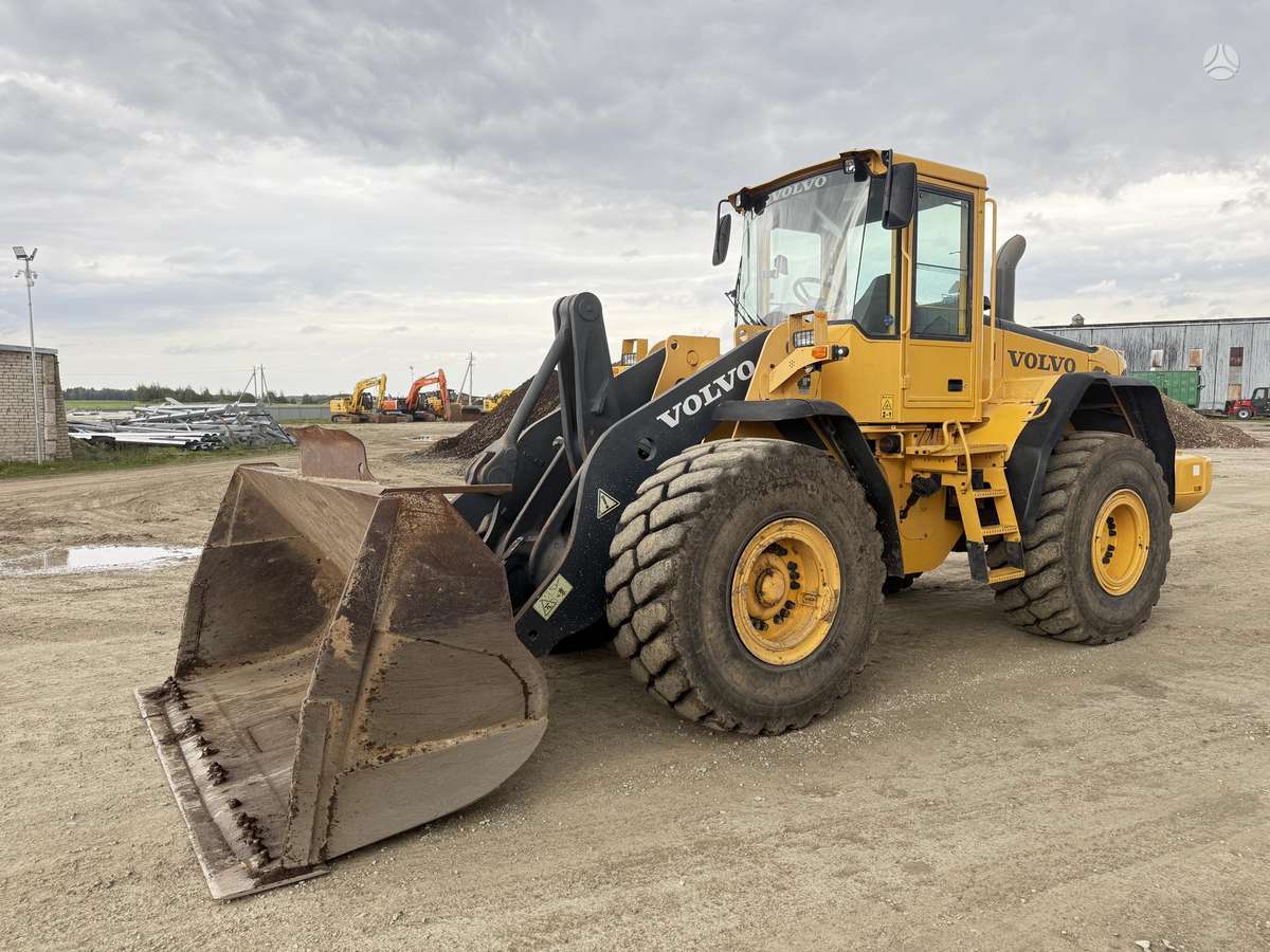 Volvo L 110 E, frontaliniai krautuvai