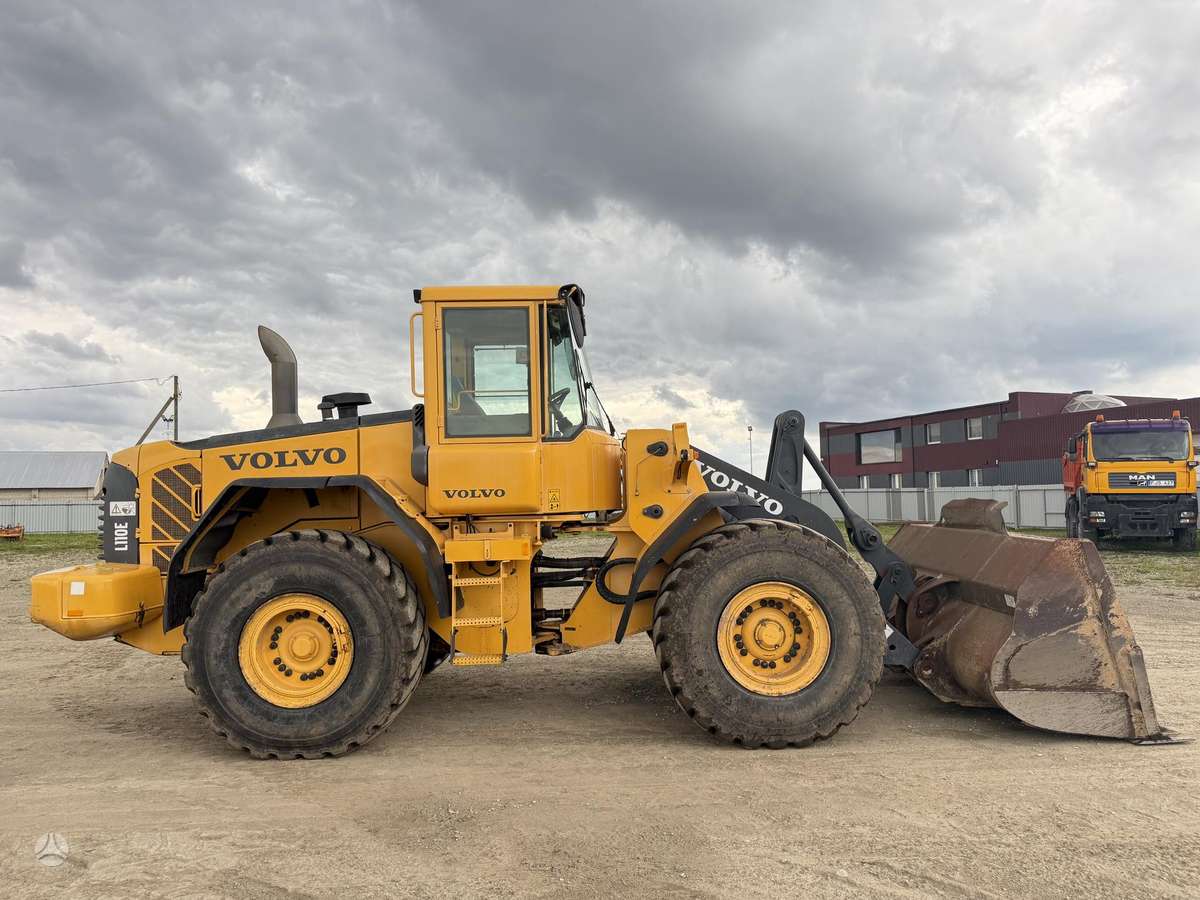 Volvo L 110 E, frontaliniai krautuvai