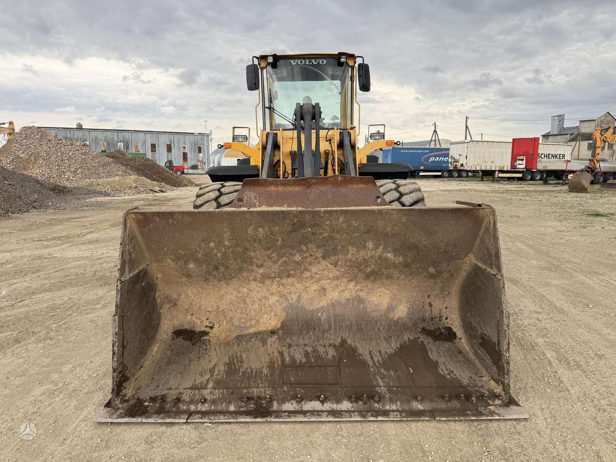 Volvo L 110 E, frontaliniai krautuvai