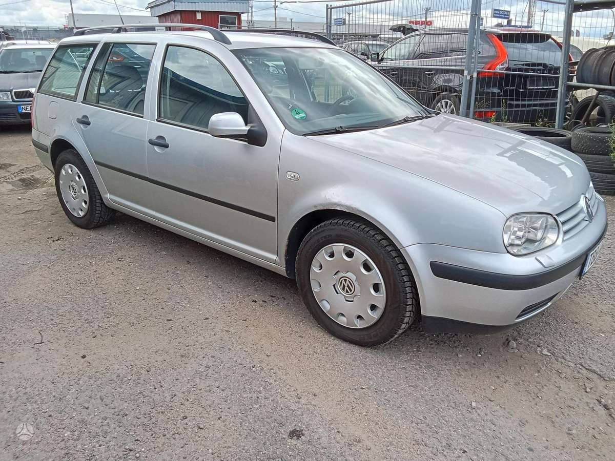 Volkswagen Golf - 2