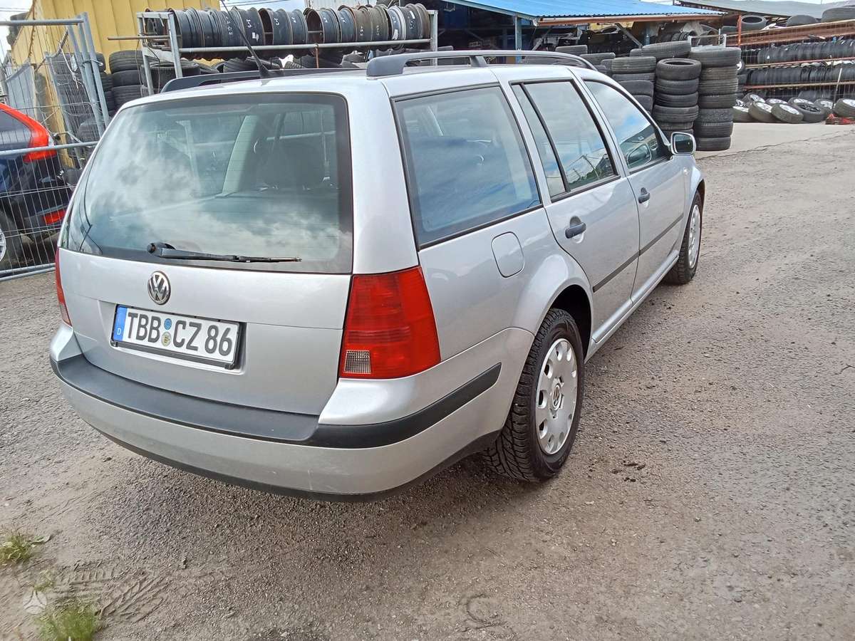Volkswagen Golf - 5