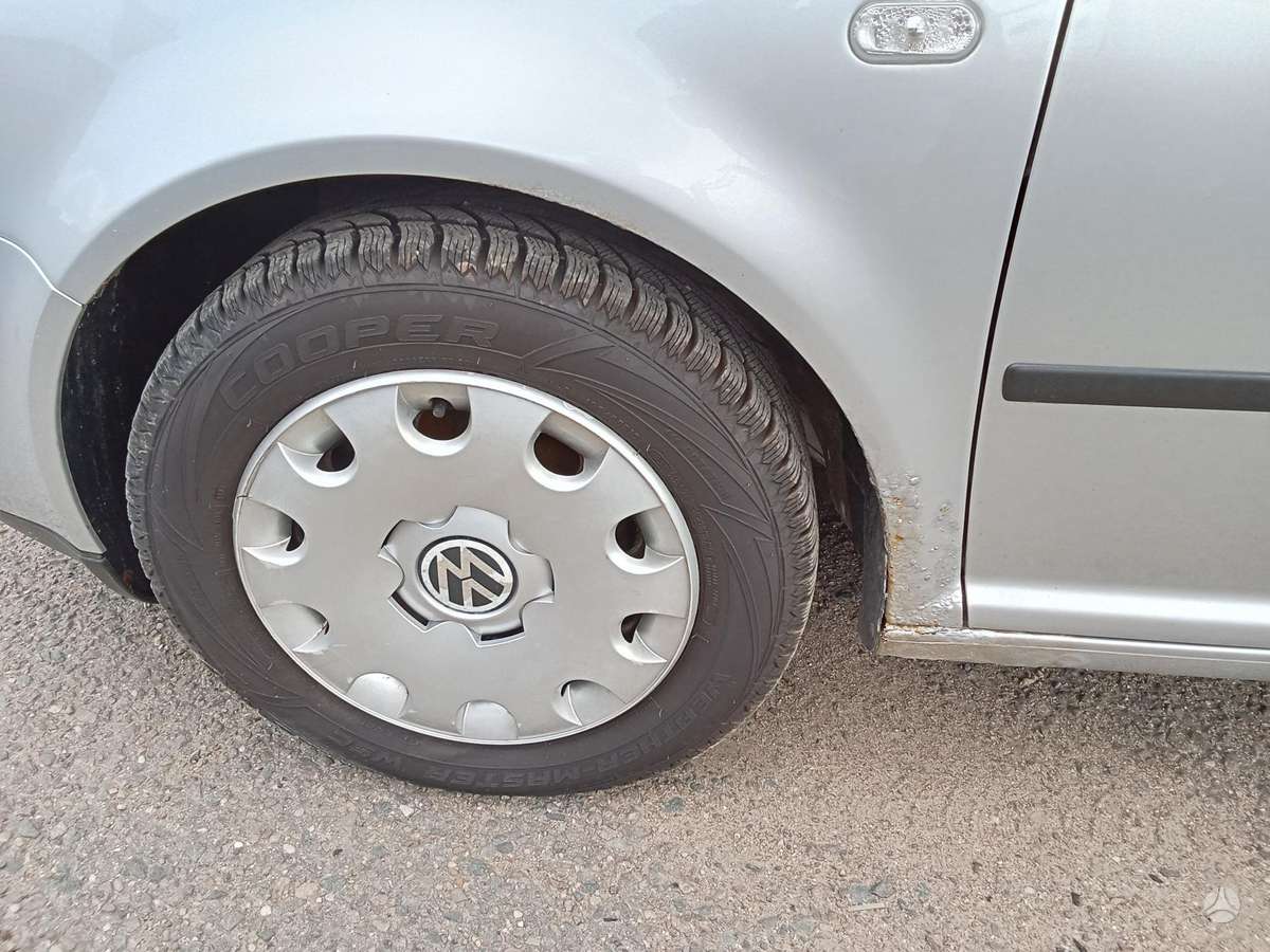 Volkswagen Golf - 8
