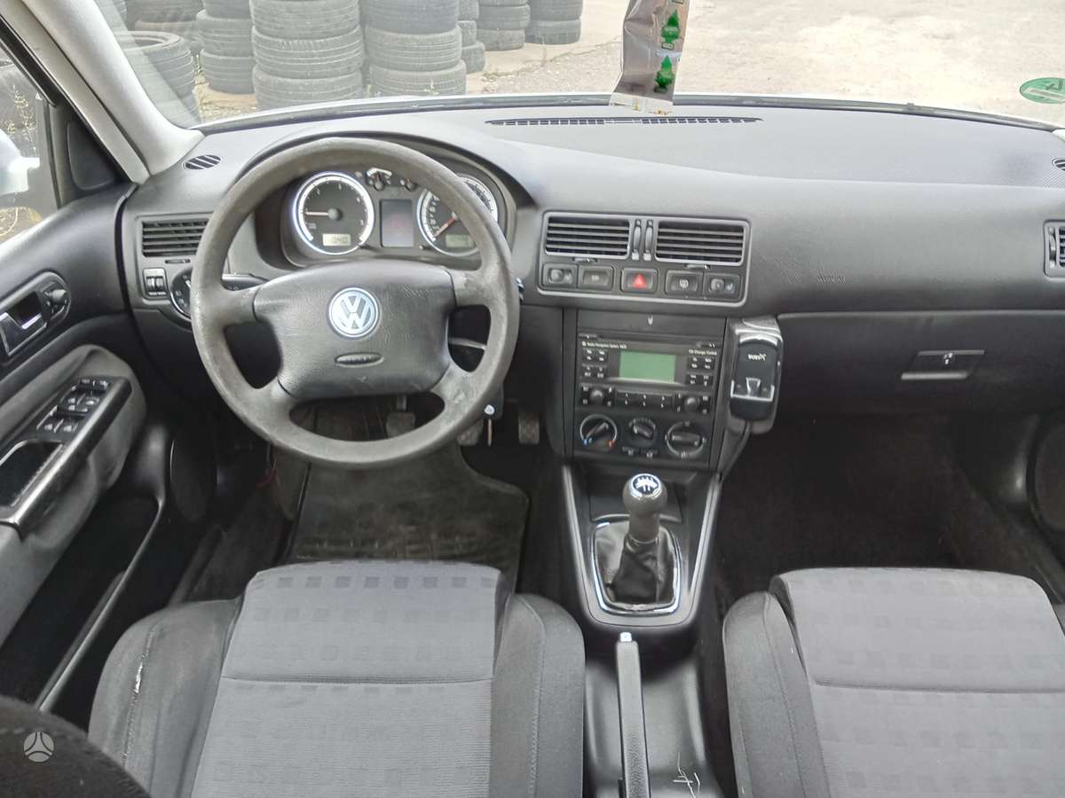 Volkswagen Golf - 9