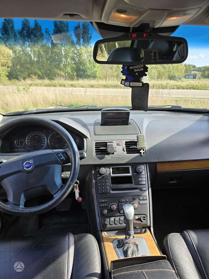 Volvo XC90 - 9