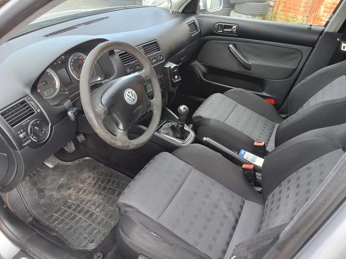 Volkswagen Golf - 12