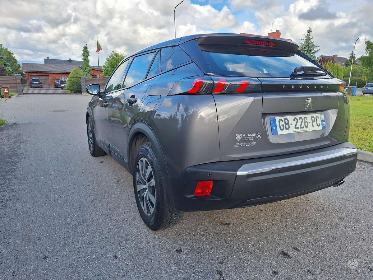 Peugeot 2008 - 11