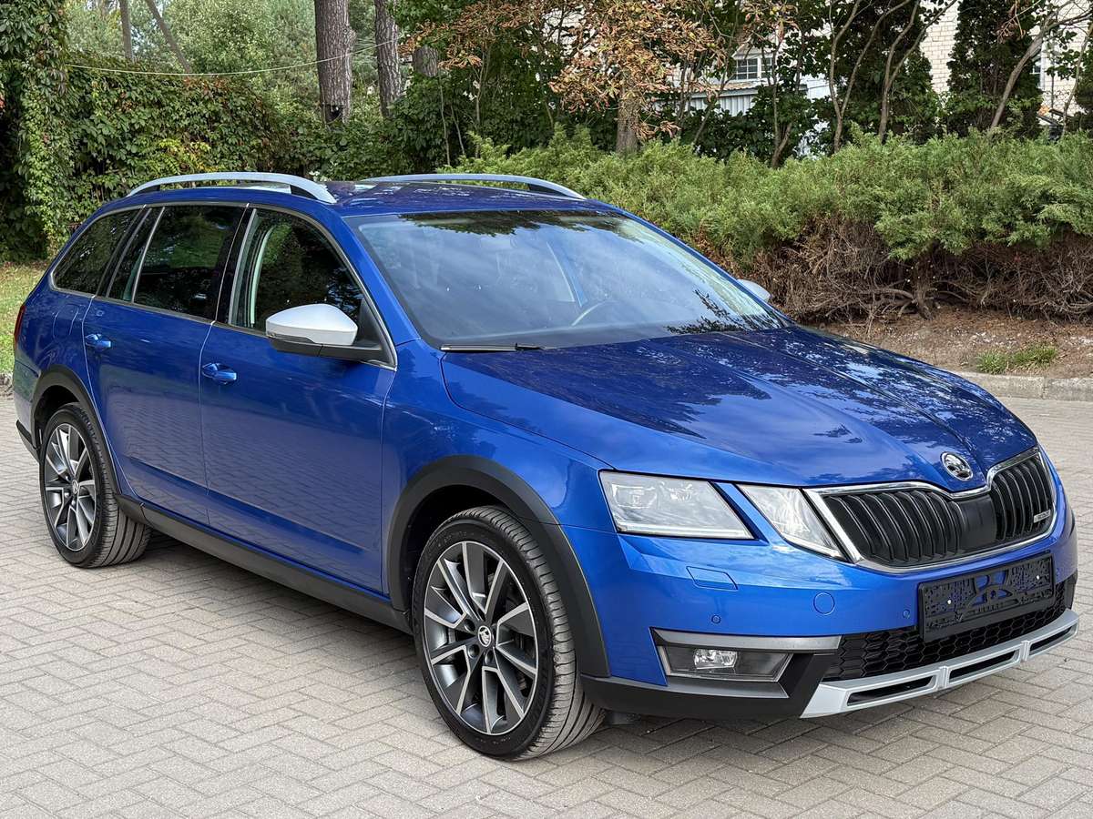 Škoda Octavia Scout - 10