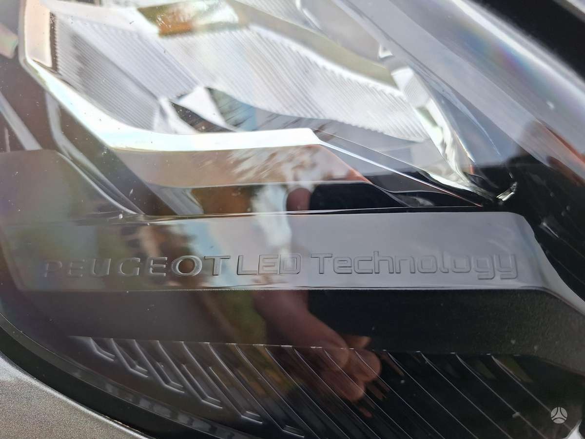 Peugeot 2008 - 4