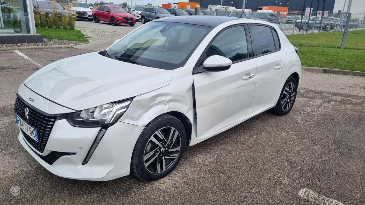 Peugeot 208 - 1