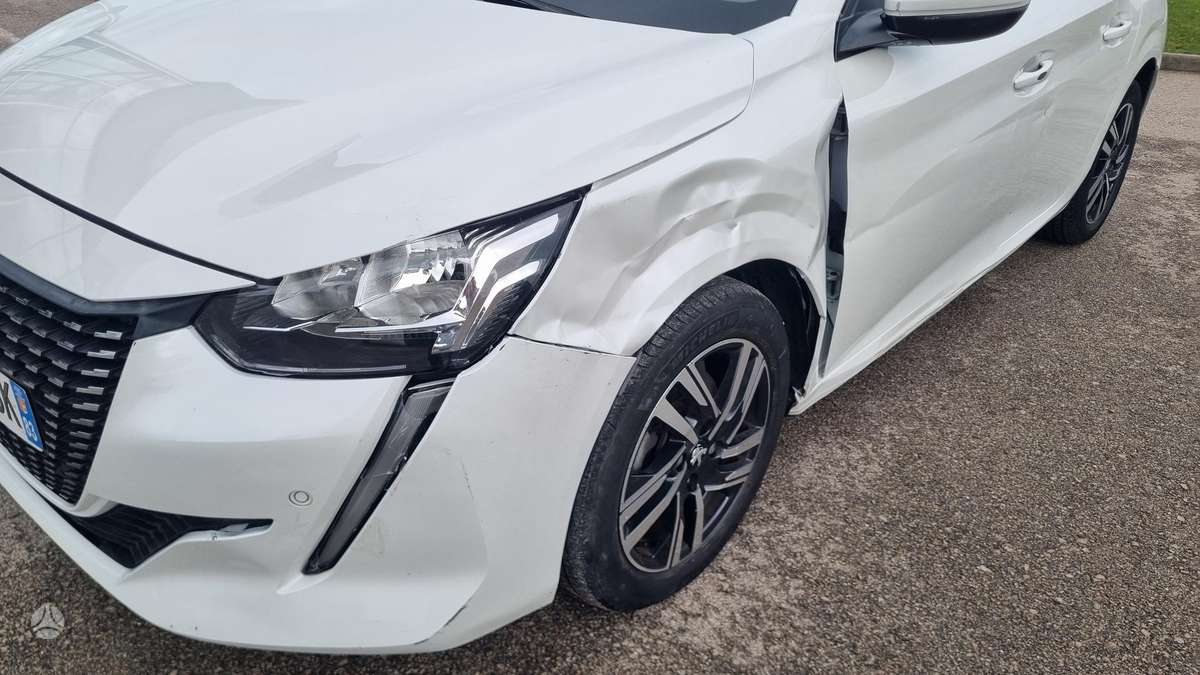 Peugeot 208 - 4