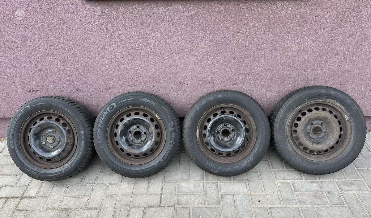Audi ❄️, tērauda apzīmogoti, R15