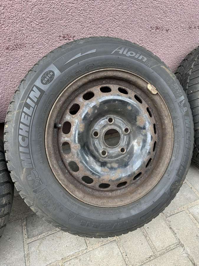 Audi ❄️, tērauda apzīmogoti, R15