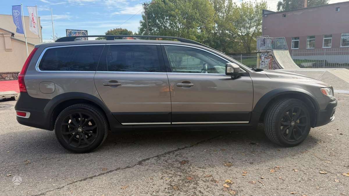 Volvo XC70 - 2