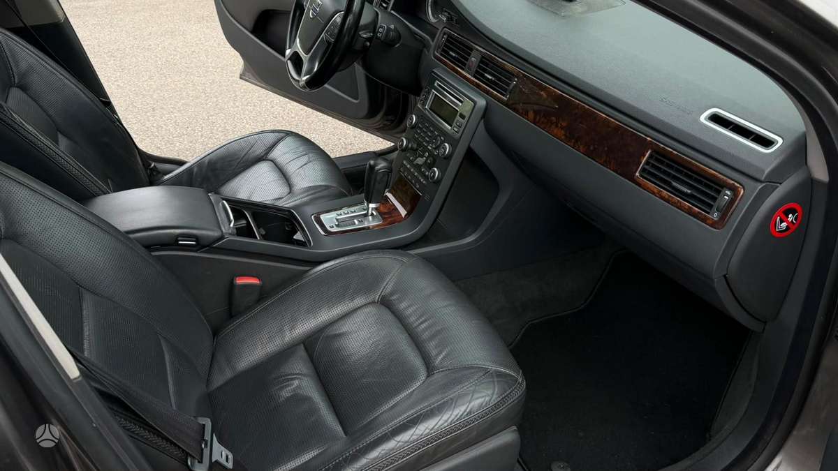 Volvo XC70 - 9