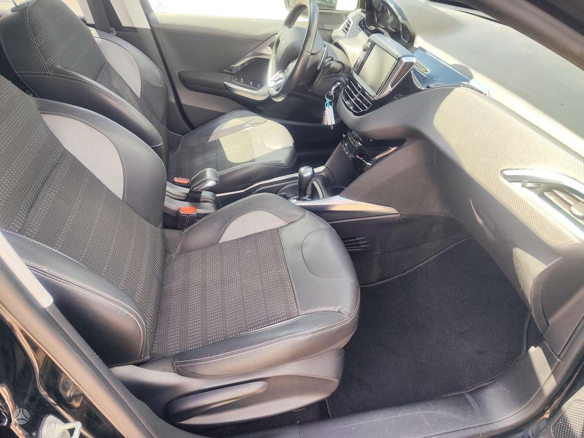 Peugeot 2008 - 11
