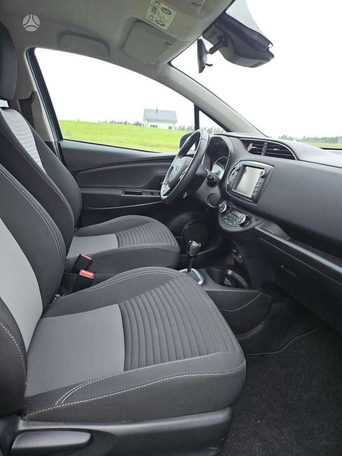 Toyota Yaris - 5