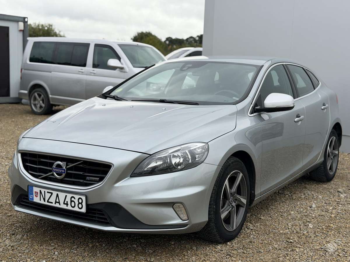 Volvo V40, 2.0 l., Хэтчбек