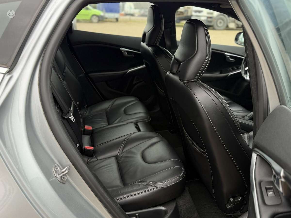 Volvo V40, 2.0 l., Хэтчбек