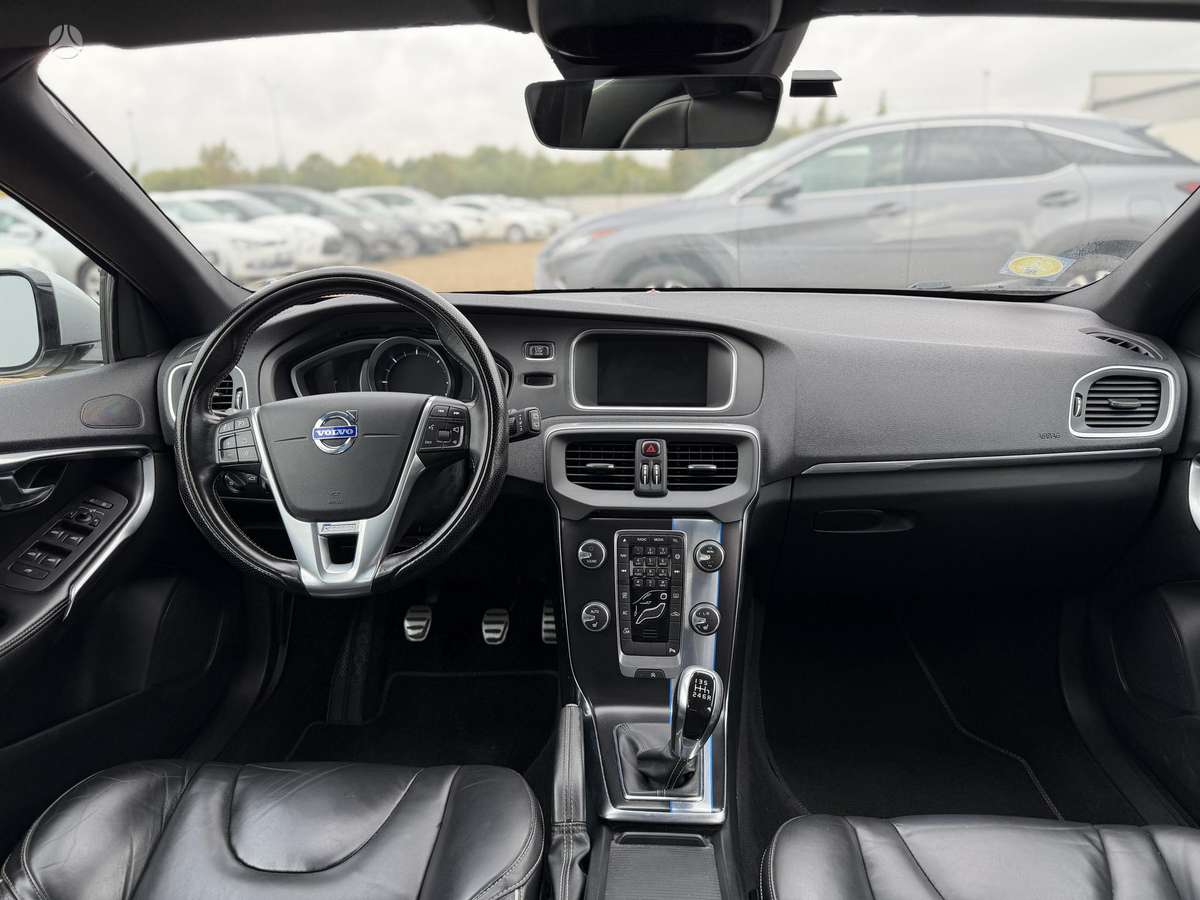 Volvo V40, 2.0 l., Хэтчбек