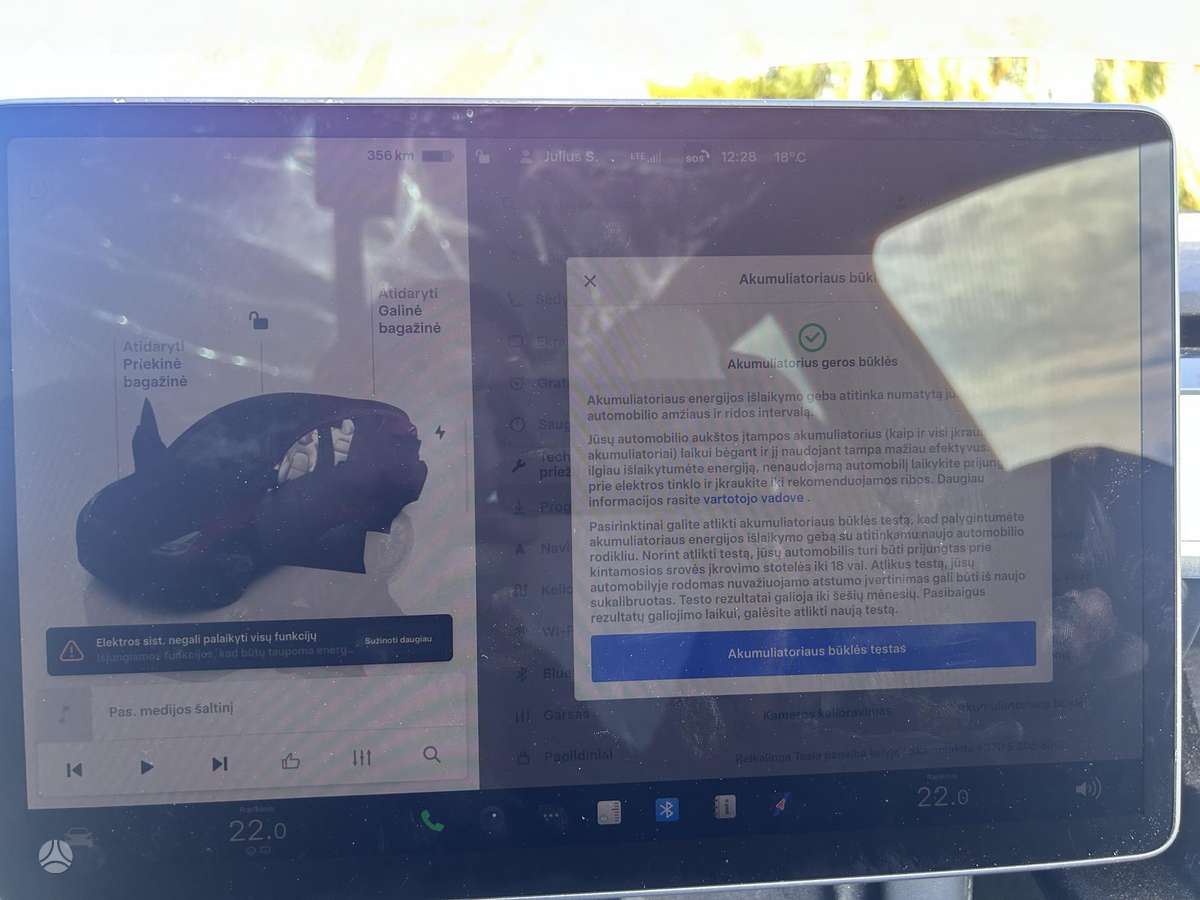 Tesla Model Y - 11