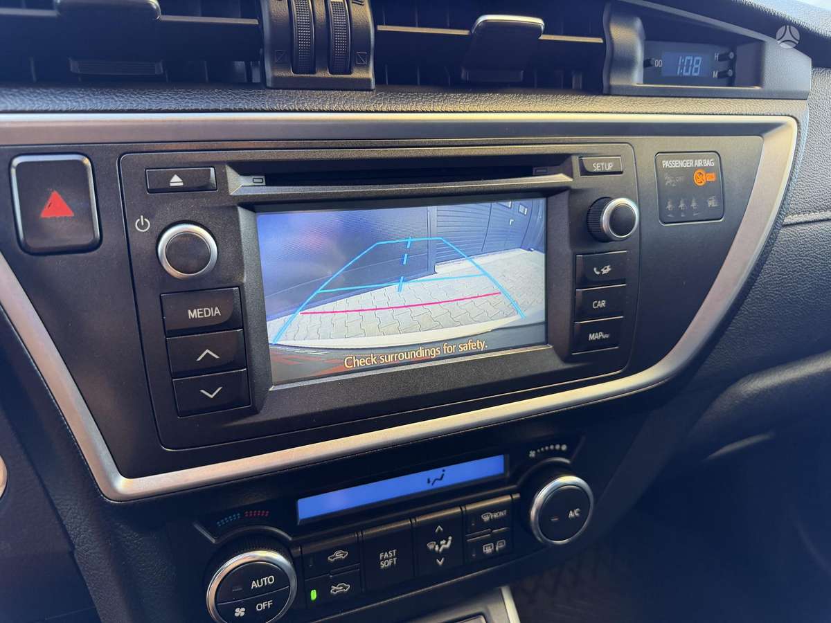 Toyota Auris - 12