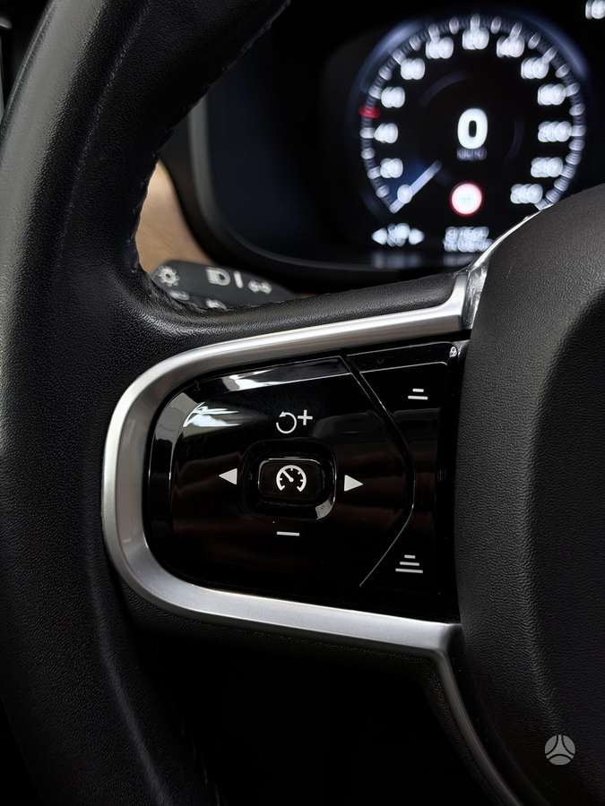 Volvo S90, 2.0 l., Седан
