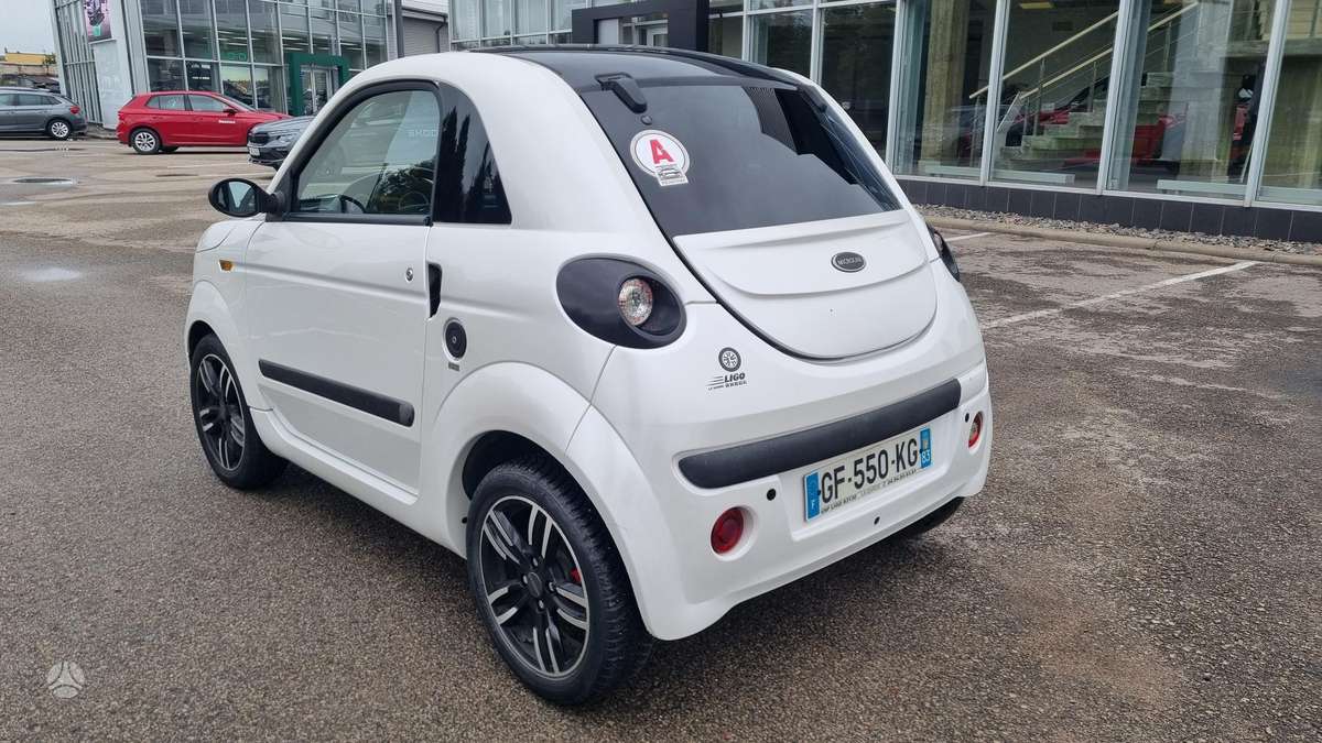 Microcar DUE, 0.5 l., Хэтчбек