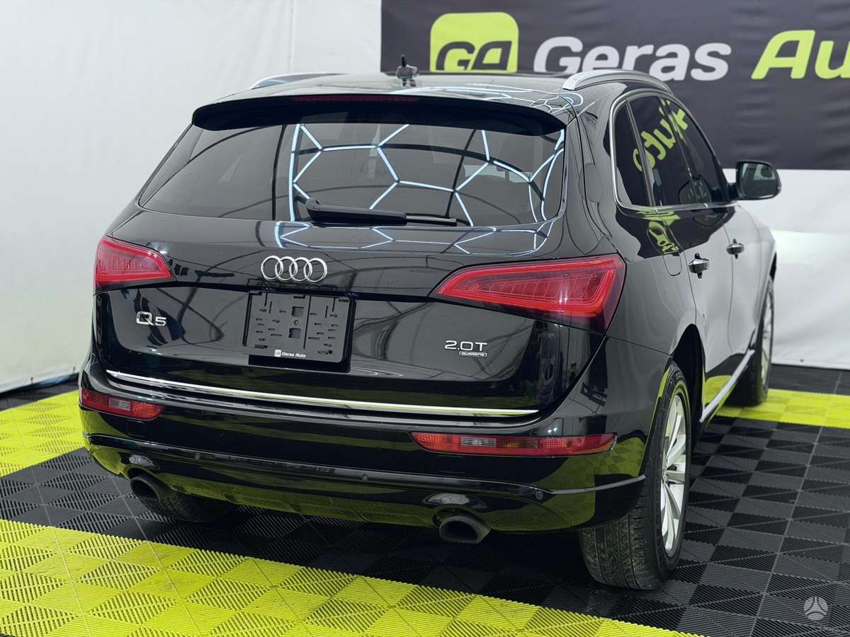 Audi Q5, 2.0 l., off-road / crossover
