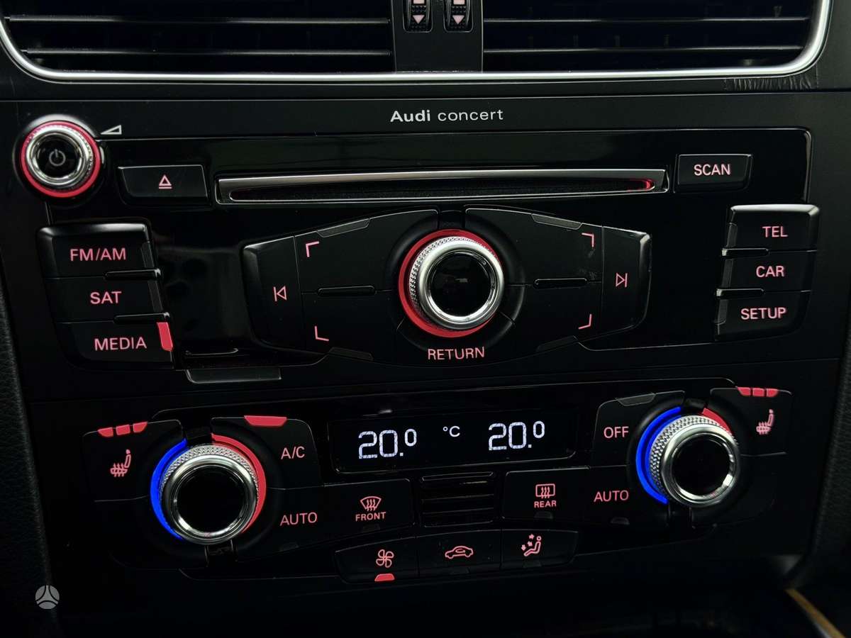 Audi Q5, 2.0 l., Внедорожник / Кроссовер