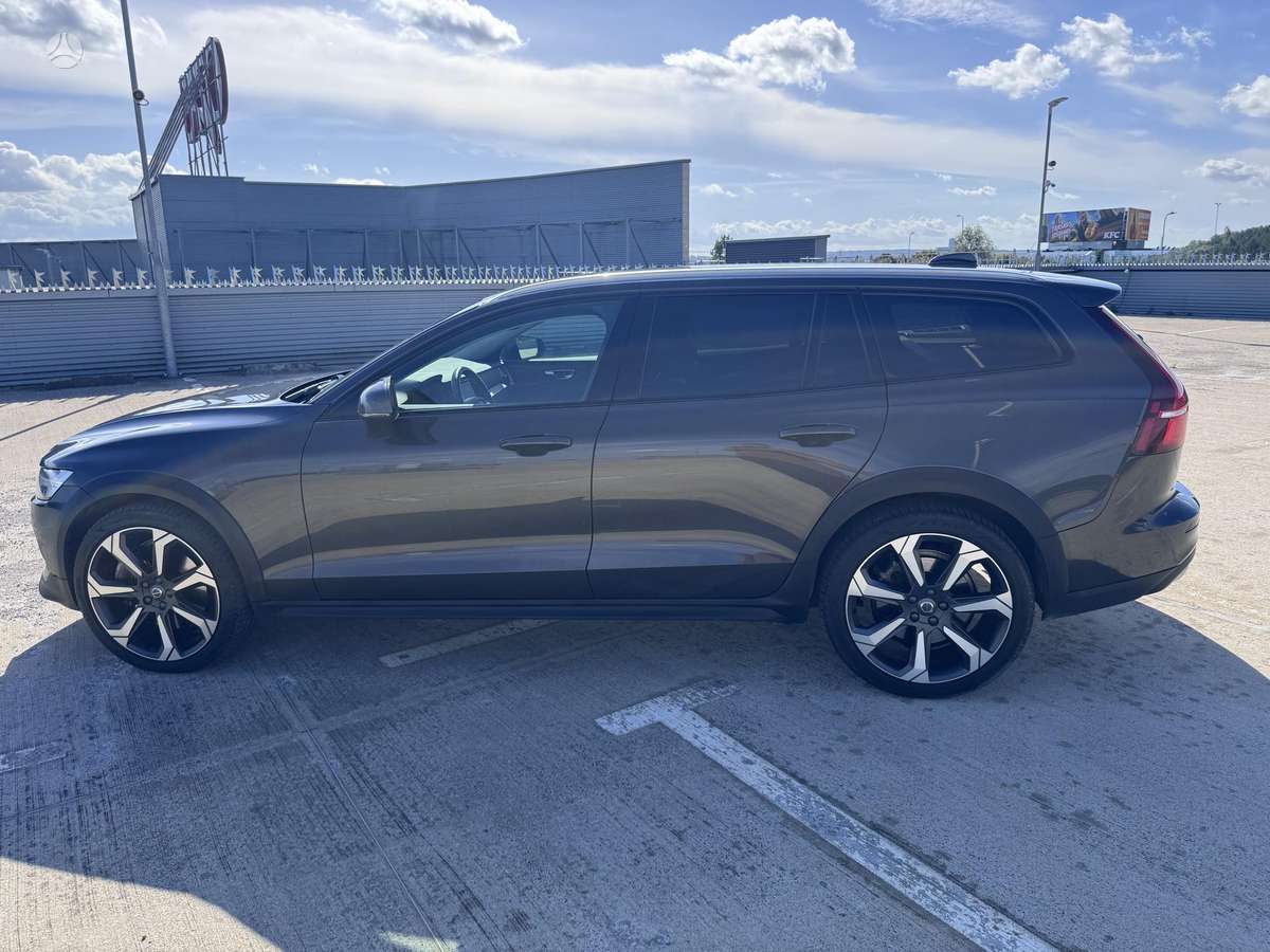 Volvo V60 Cross Country - 4