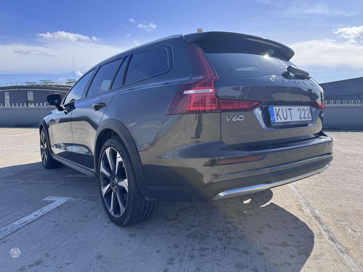 Volvo V60 Cross Country - 6