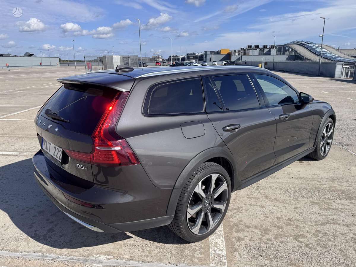 Volvo V60 Cross Country - 12