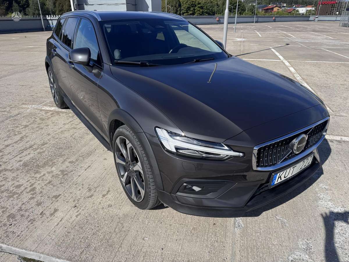 Volvo V60 Cross Country - 8