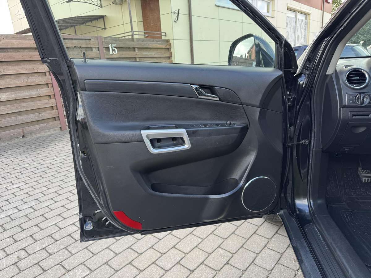 Opel Antara, 2.2 l., off-road / crossover