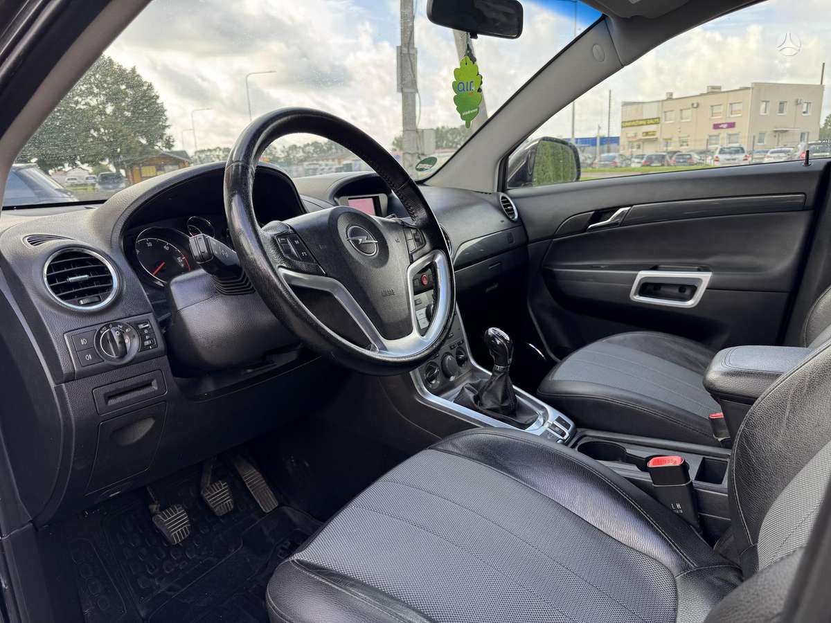 Opel Antara, 2.2 l., off-road / crossover