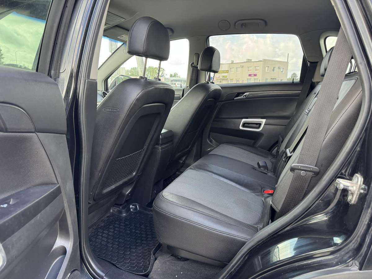 Opel Antara, 2.2 l., off-road / crossover