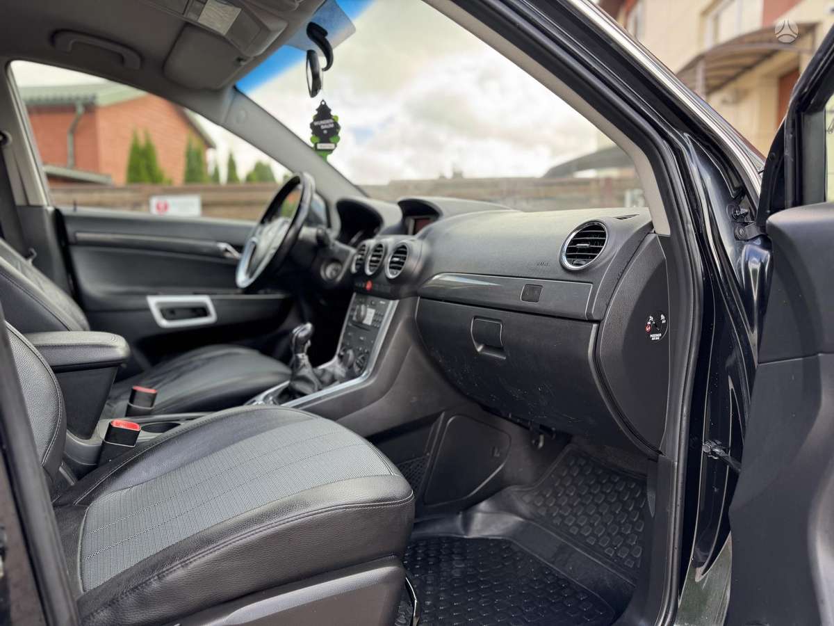 Opel Antara, 2.2 l., off-road / crossover