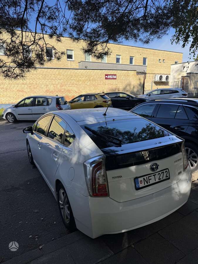 Toyota Prius - 3