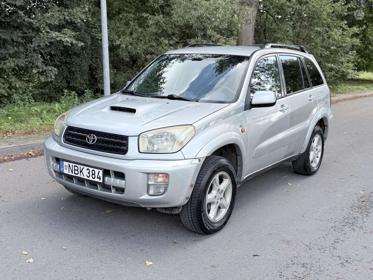 Toyota RAV4 - 1