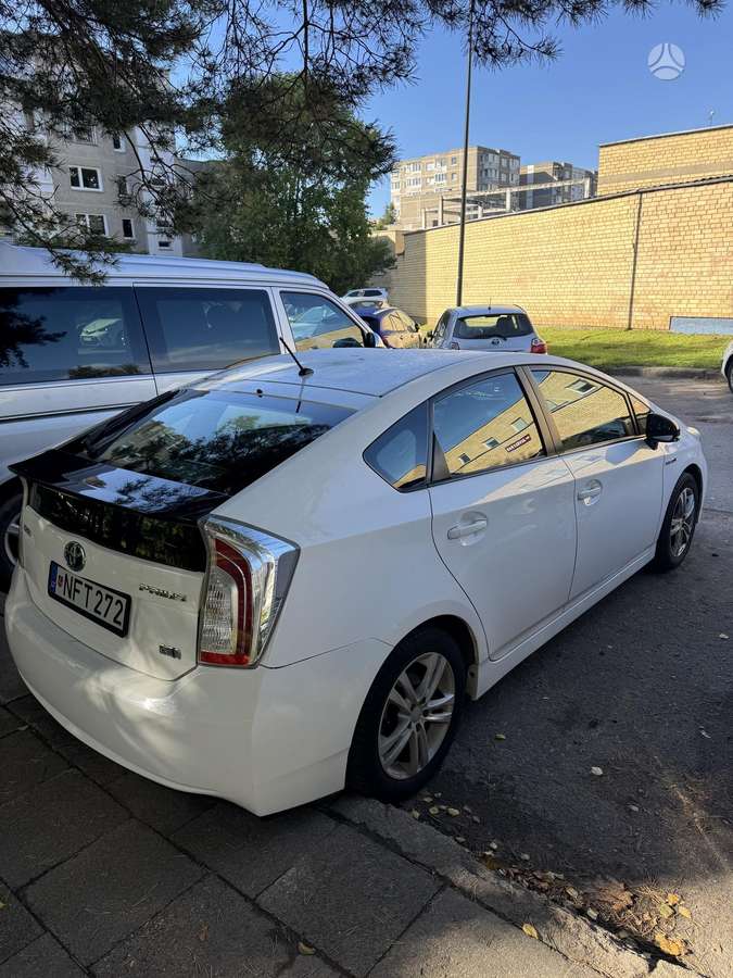 Toyota Prius - 4