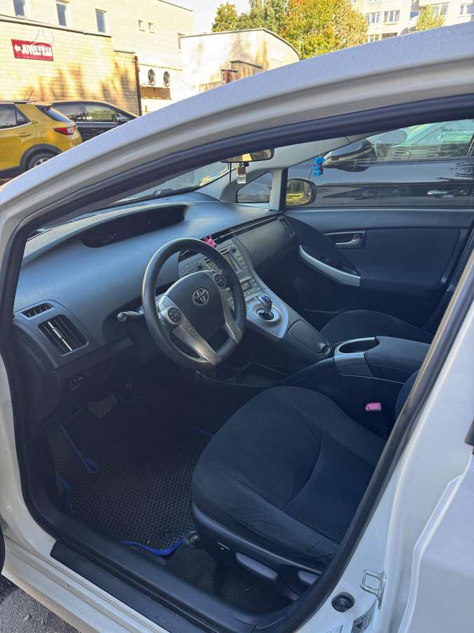 Toyota Prius - 6