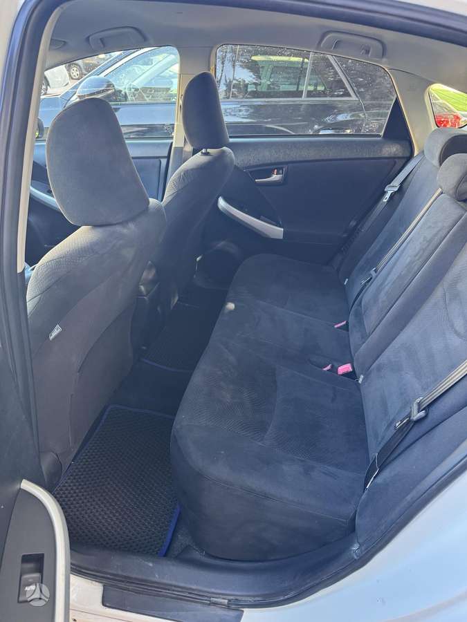 Toyota Prius - 9