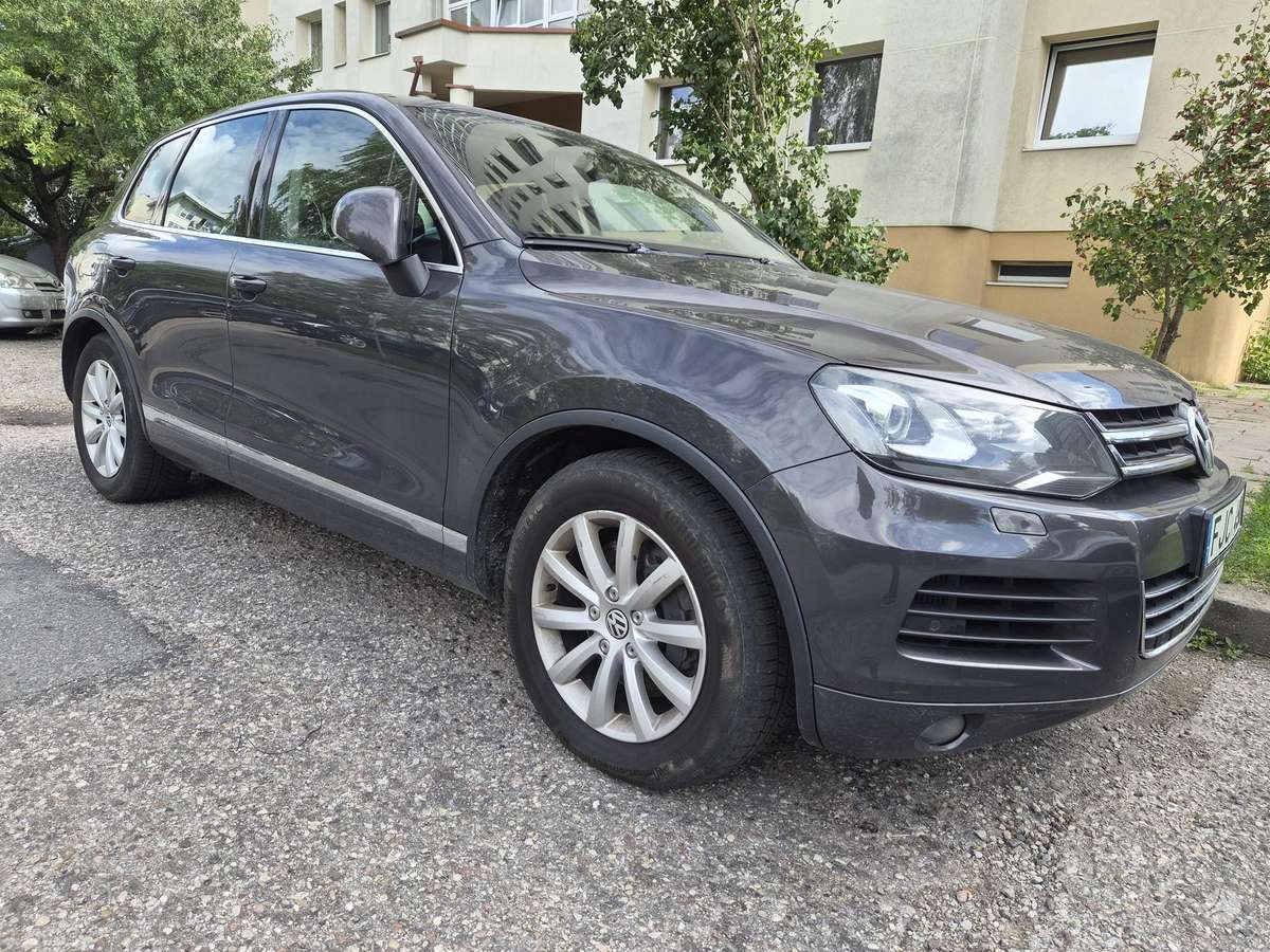 Volkswagen Touareg - 2