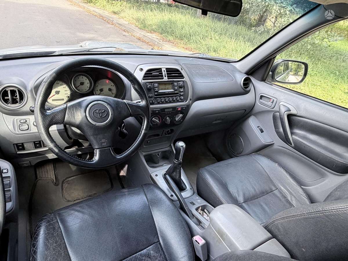 Toyota RAV4 - 5