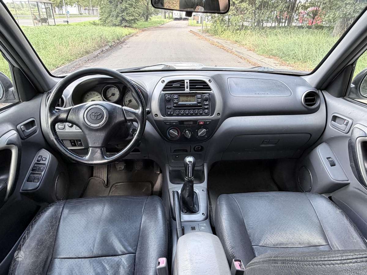 Toyota RAV4 - 7